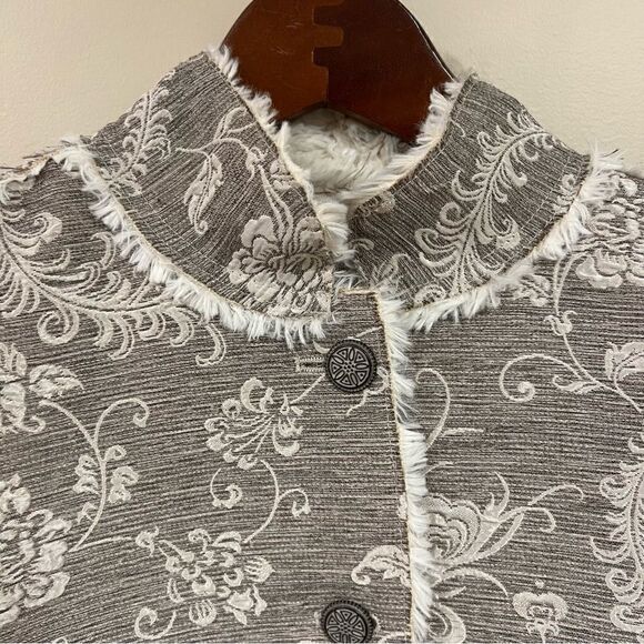 Chicos tan/neutral tapestry jacket faux fur lining Sz M - Picture 4 of 7